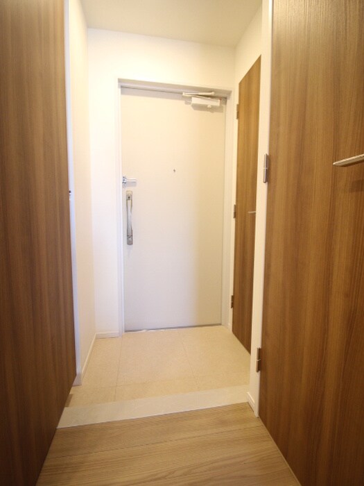 物件内観写真18　(玄関)