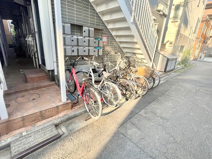 物件外観写真6　(駐輪場)