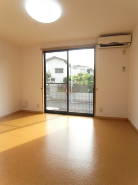 物件内観写真3　(居室)