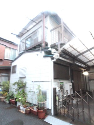 新中里貸家外観写真