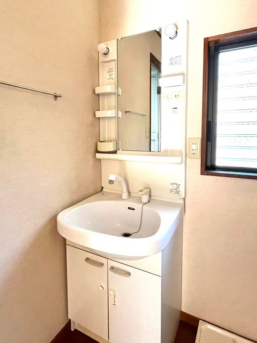 物件内観写真9　(洗面)