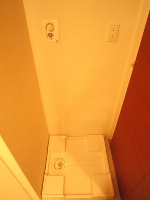 物件内観写真15　(洗濯機置場)