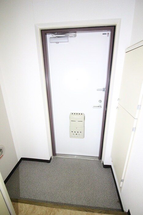 物件内観写真15　(玄関)