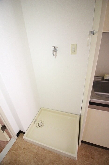 物件内観写真17　(洗濯機置場)