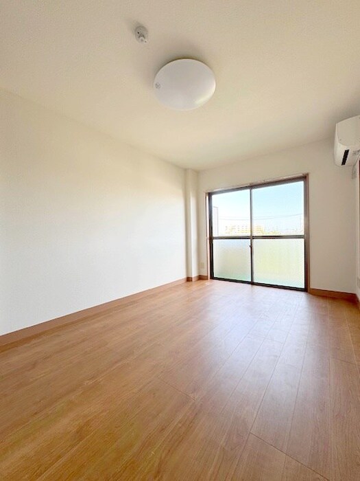 物件内観写真4　(居室)