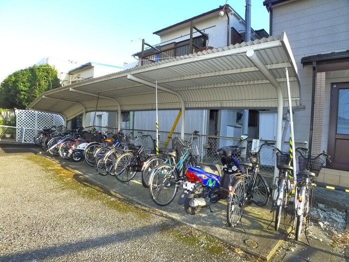 物件外観写真6　(駐輪場)