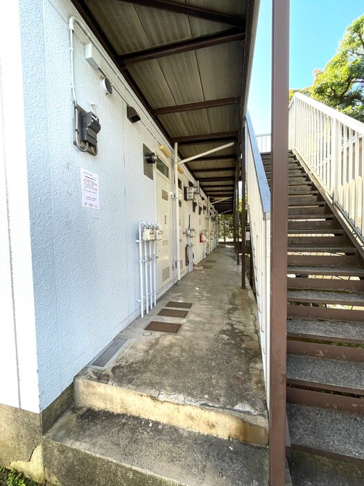 物件外観写真2　(エントランス部分)