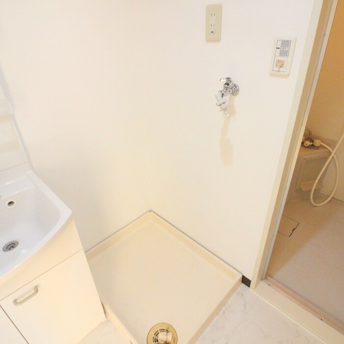 レ－ルサイドヒルズの洗濯機置場