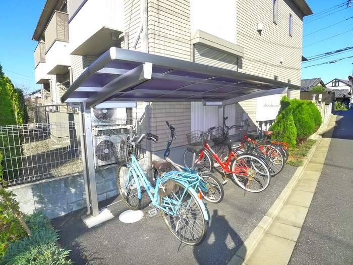 物件外観写真2　(駐輪場)