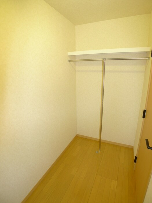 物件内観写真16　(収納)