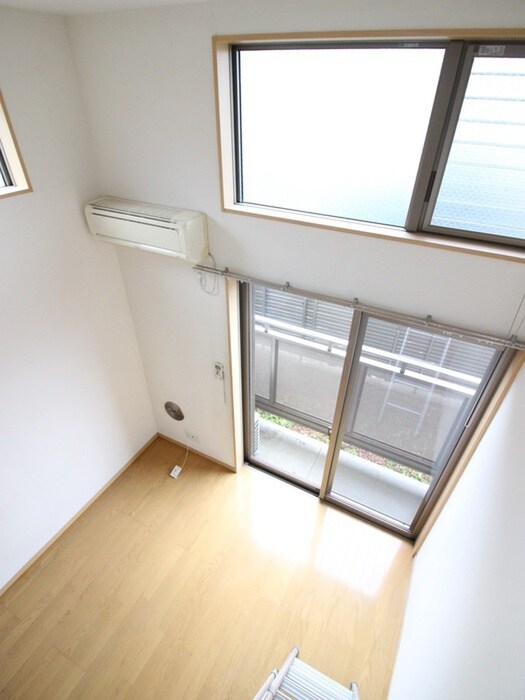 物件内観写真5　(玄関)