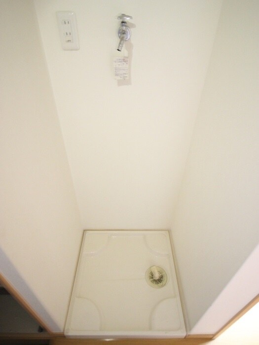 物件内観写真14　(洗濯機置場)