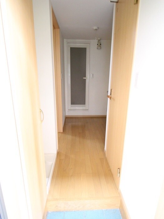 物件内観写真16　(廊下)