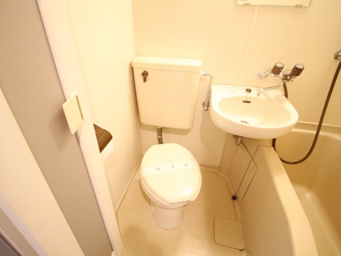 物件内観写真14　(トイレ)