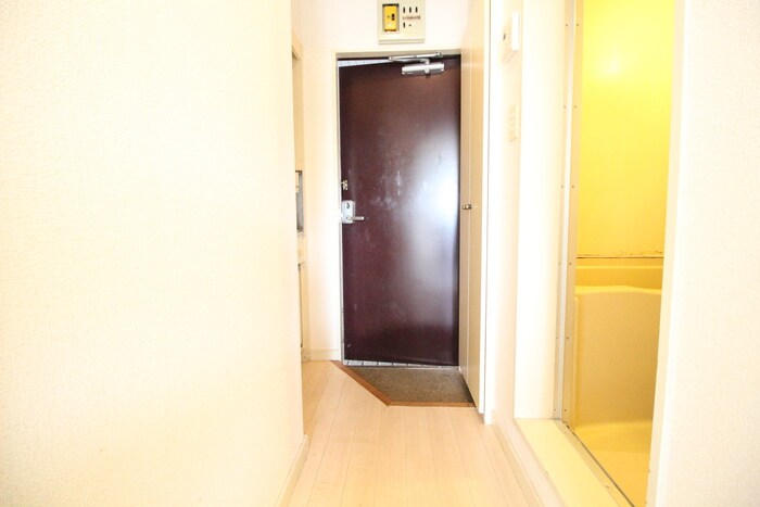 物件内観写真18　(廊下)