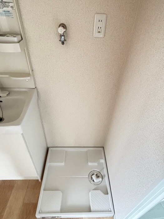 物件内観写真12　(洗濯機置場)