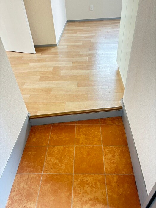 物件内観写真13　(玄関)