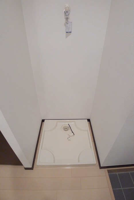 物件内観写真18　(洗濯機置場)