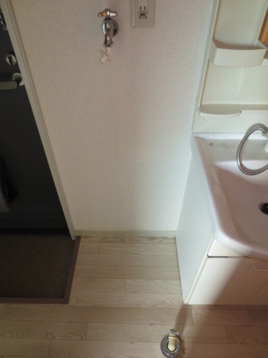 物件内観写真18　(洗濯機置場)