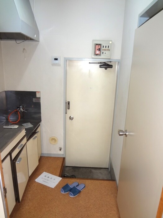 物件内観写真10　(玄関)