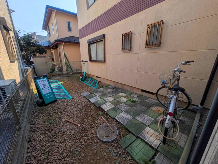 物件外観写真5　(駐輪場)