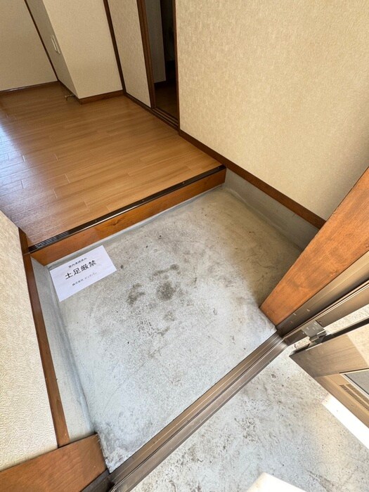 物件内観写真18　(玄関)