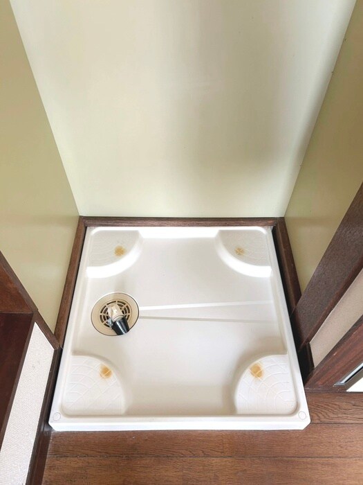 物件内観写真18　(洗濯機置場)