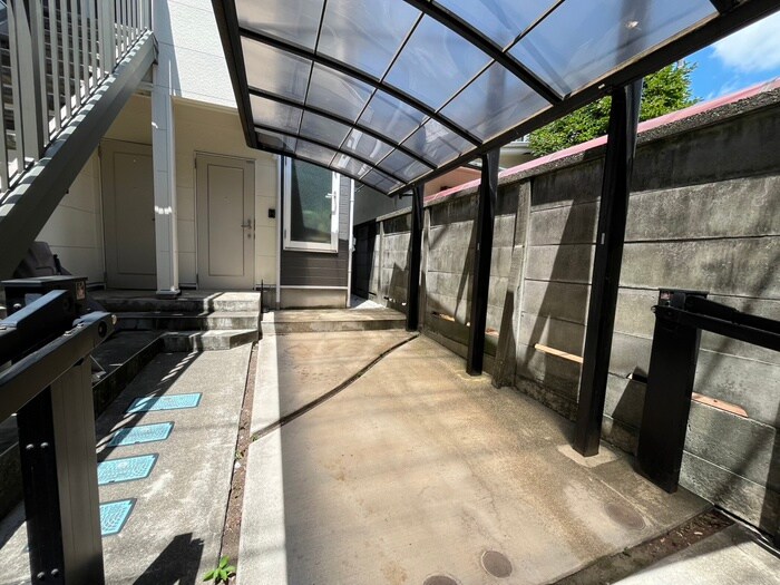 物件外観写真4　(駐車場)