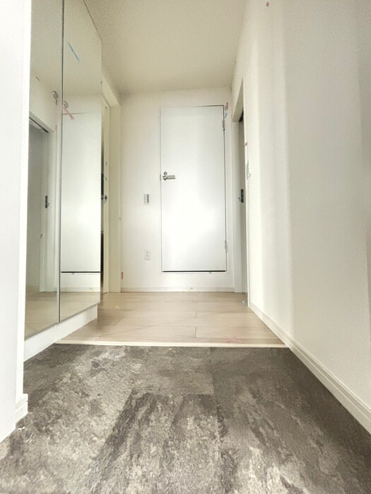 物件内観写真19　(玄関)