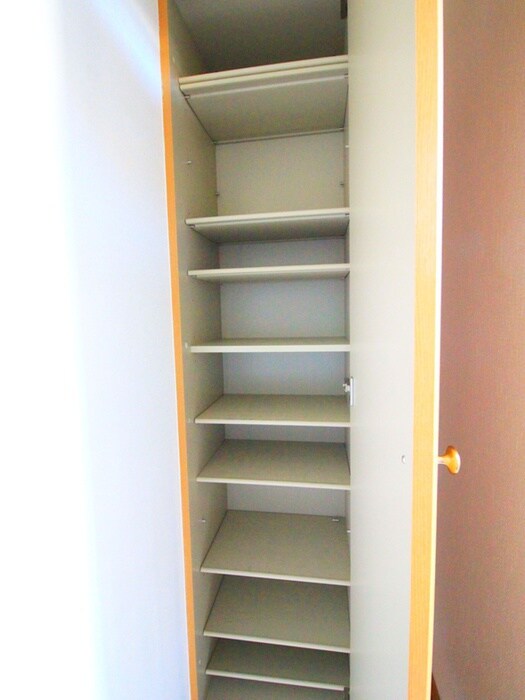 物件内観写真8　(靴箱)