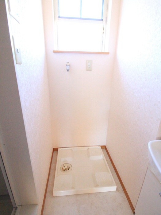 物件内観写真20　(洗濯機置場)