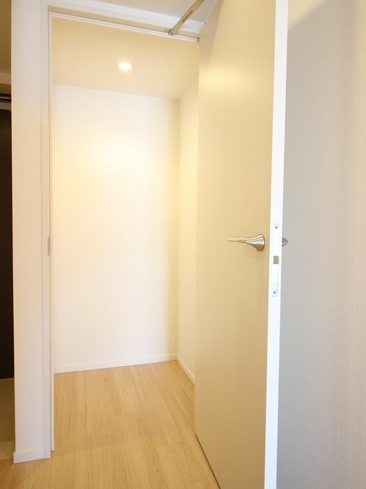 物件内観写真11　(収納)