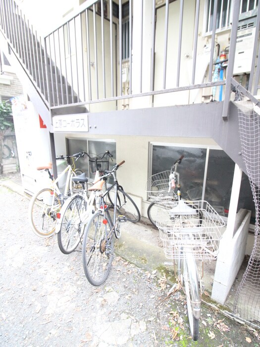 物件外観写真4　(駐輪場)