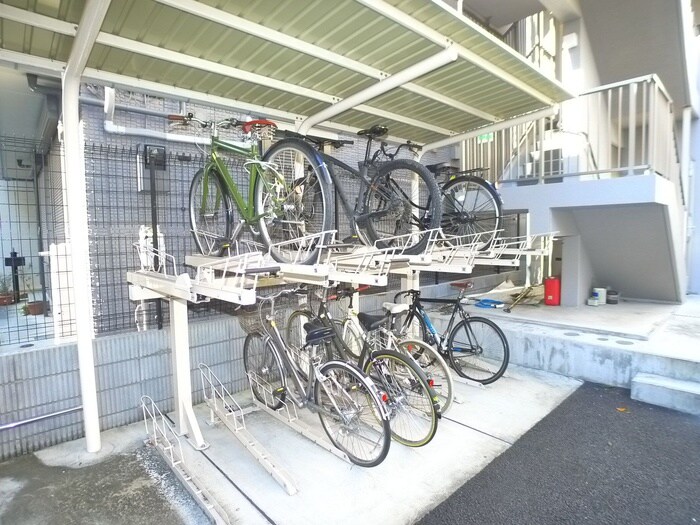 物件外観写真6　(駐輪場)