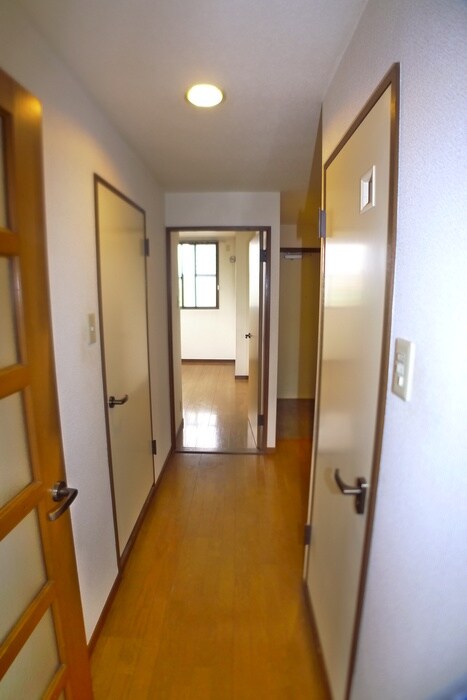 物件内観写真10　(廊下)