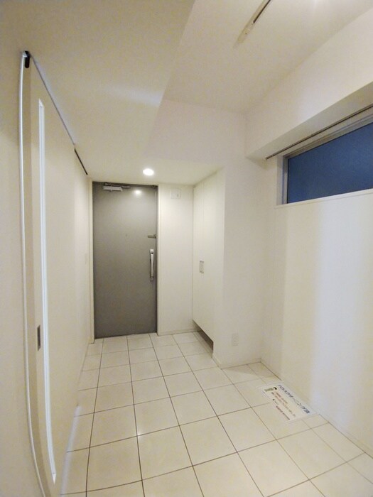 物件内観写真19　(玄関)