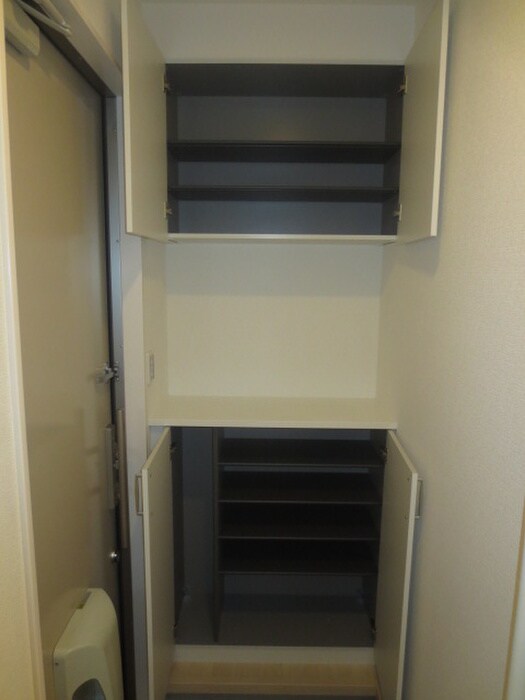 物件内観写真7　(靴箱)