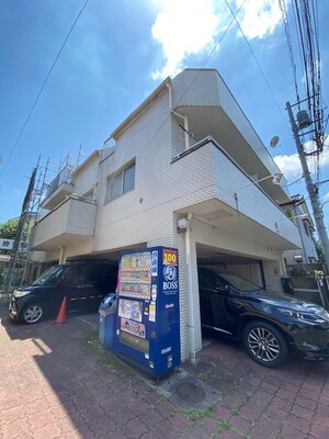シャトールマツダ外観写真
