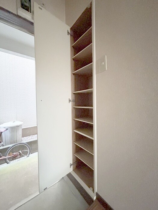 物件内観写真18　(靴箱)