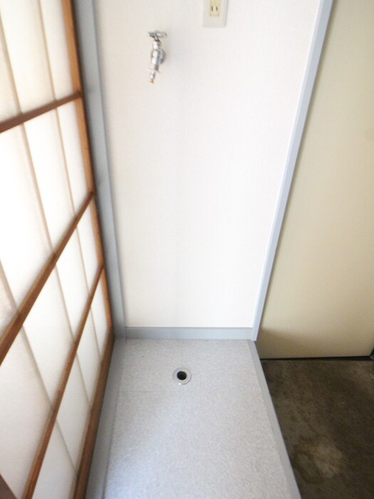 物件内観写真13　(洗濯機置場)