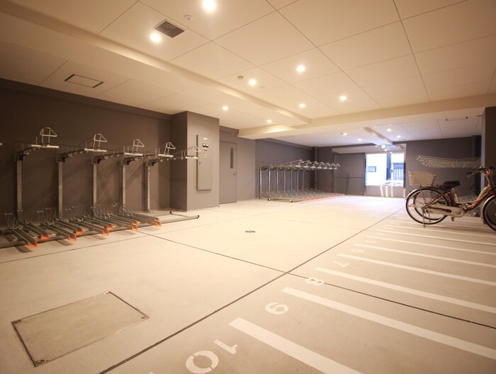 物件外観写真4　(駐輪場)