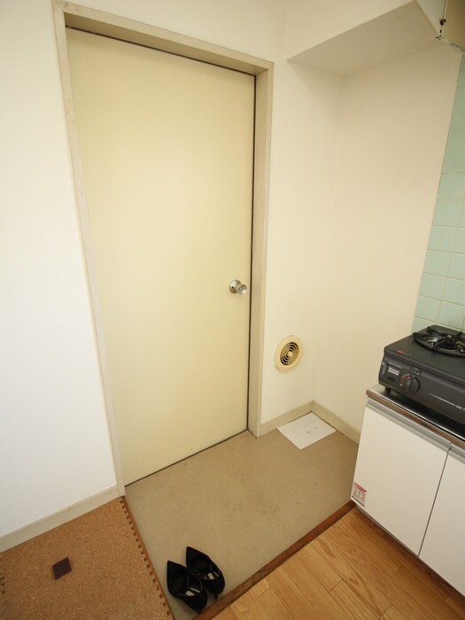 物件内観写真7　(玄関)