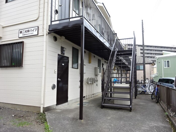 物件外観写真3　(エントランス部分)