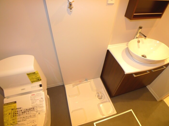 物件内観写真14　(洗濯機置場)