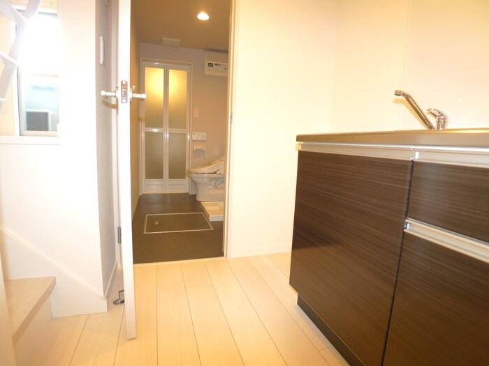 物件内観写真16　(廊下)