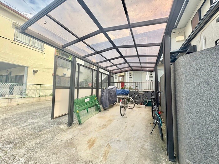 物件外観写真6　(駐輪場)