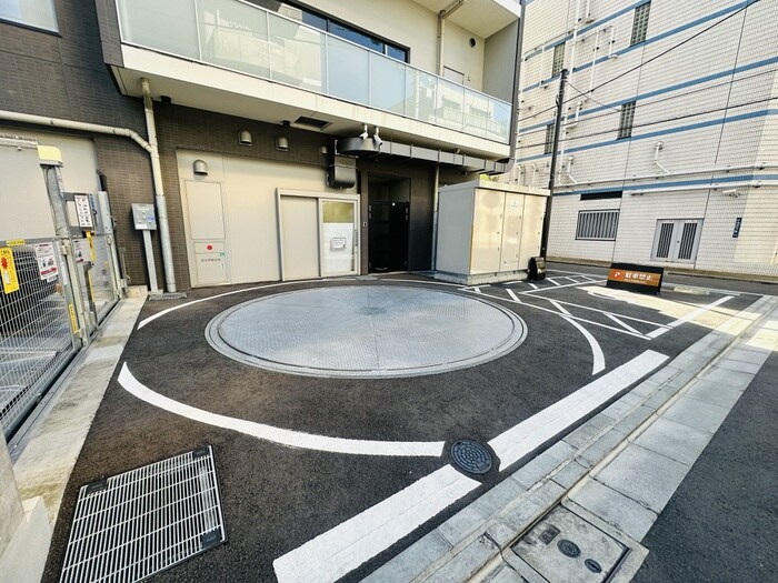 物件外観写真3　(駐車場)