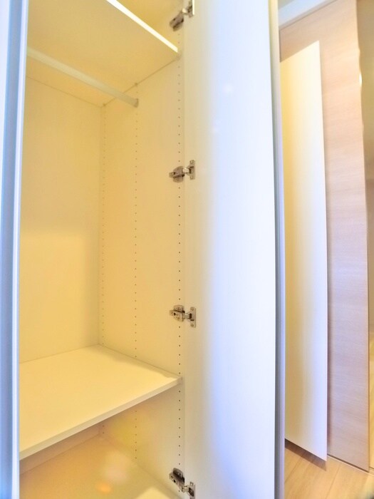 物件内観写真12　(収納)