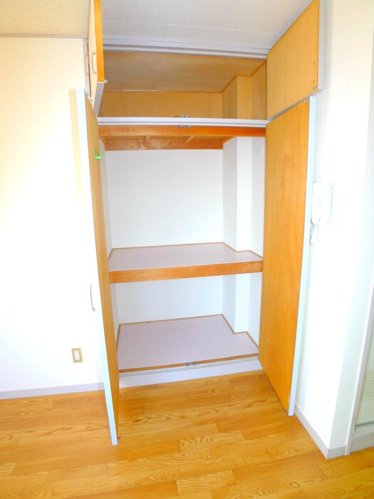 物件内観写真10　(収納)