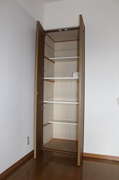 物件内観写真15　(収納)